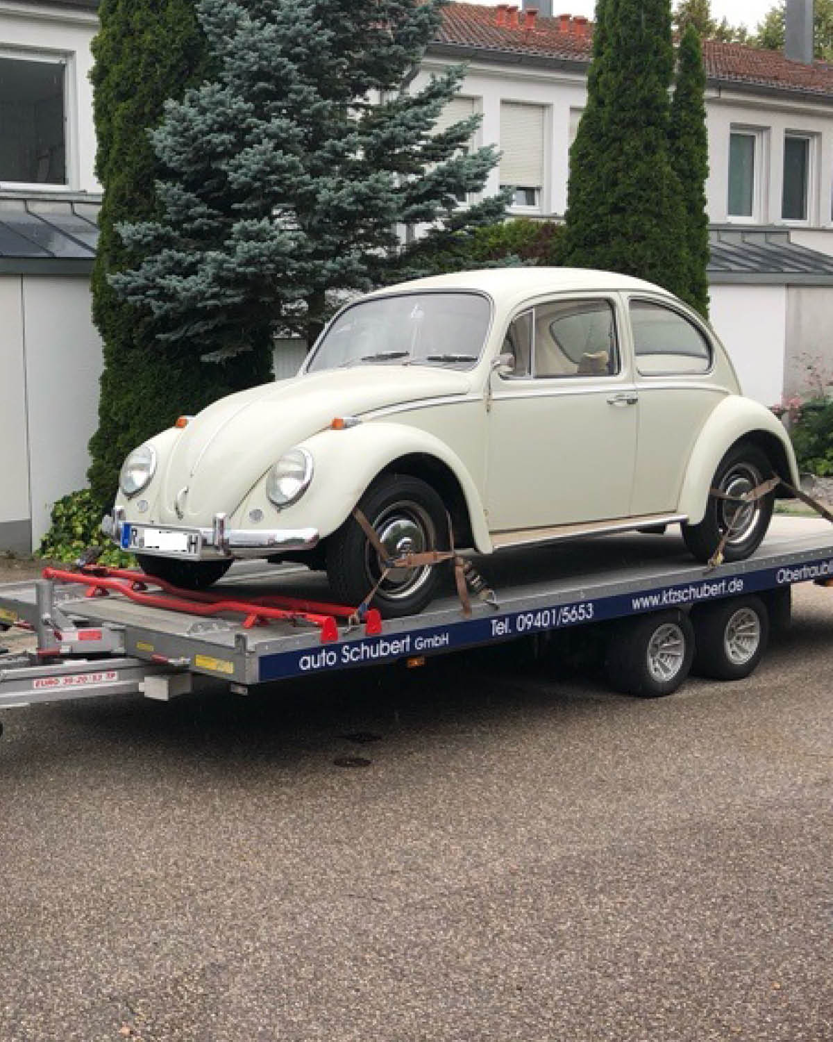 VW Käfer auf Anhänger